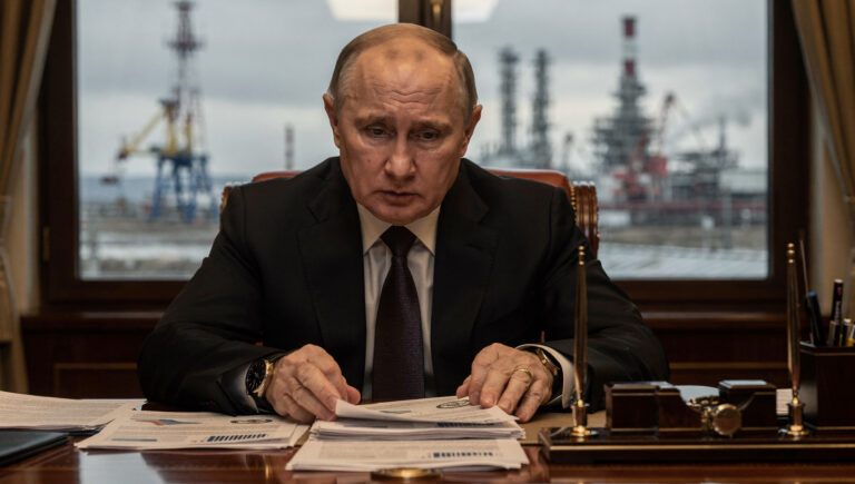 Russia’s Economic Slowdown Begins to Strain the War Economy